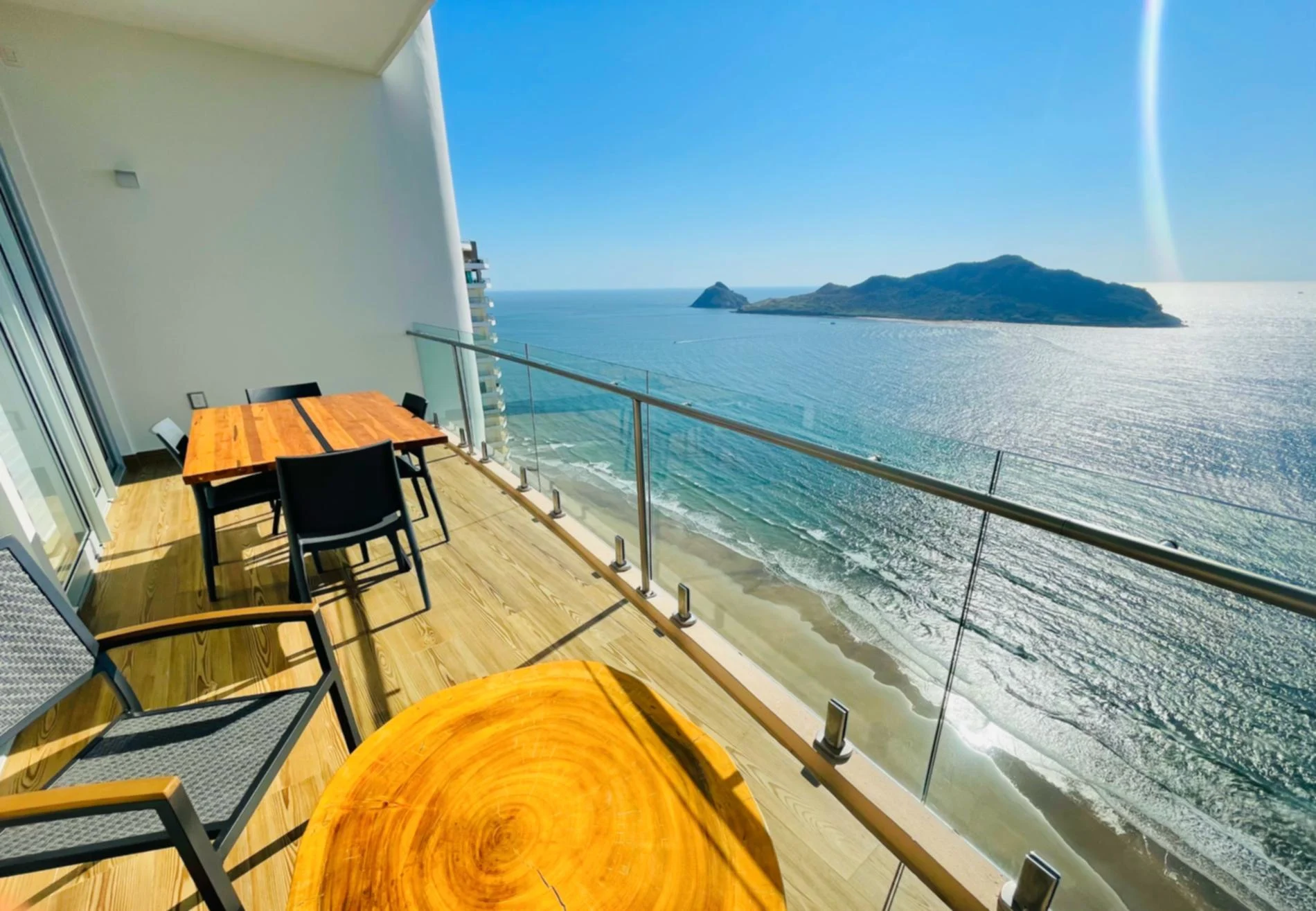 CAM 2204 at Camino al Mar